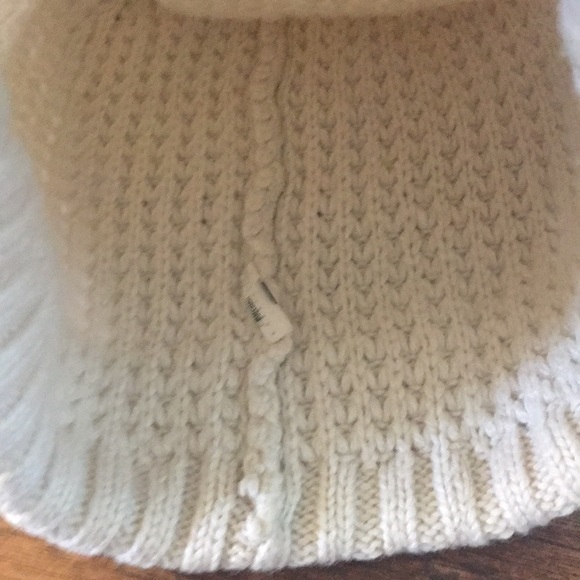 2 knitted cotton hats ( one cream/peachy pink) price is for both - Picture 4 of 16